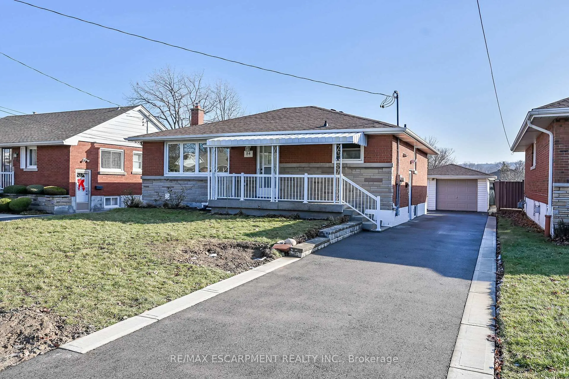 Photo 2 of 84 Blanmora Drive, Hamilton, Stoney Creek — HOMEH
