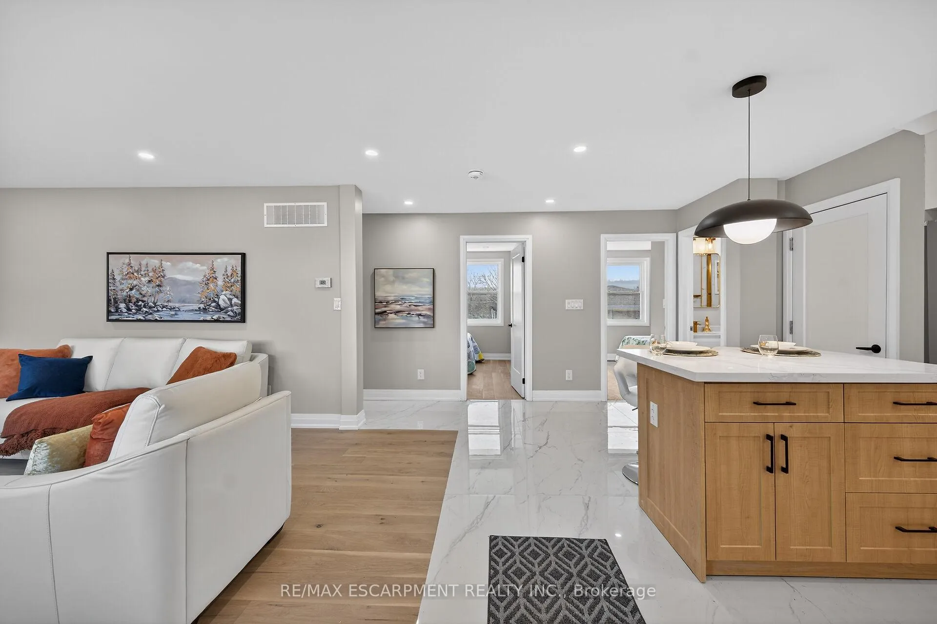 Photo 11 of 84 Blanmora Drive, Hamilton, Stoney Creek — HOMEH