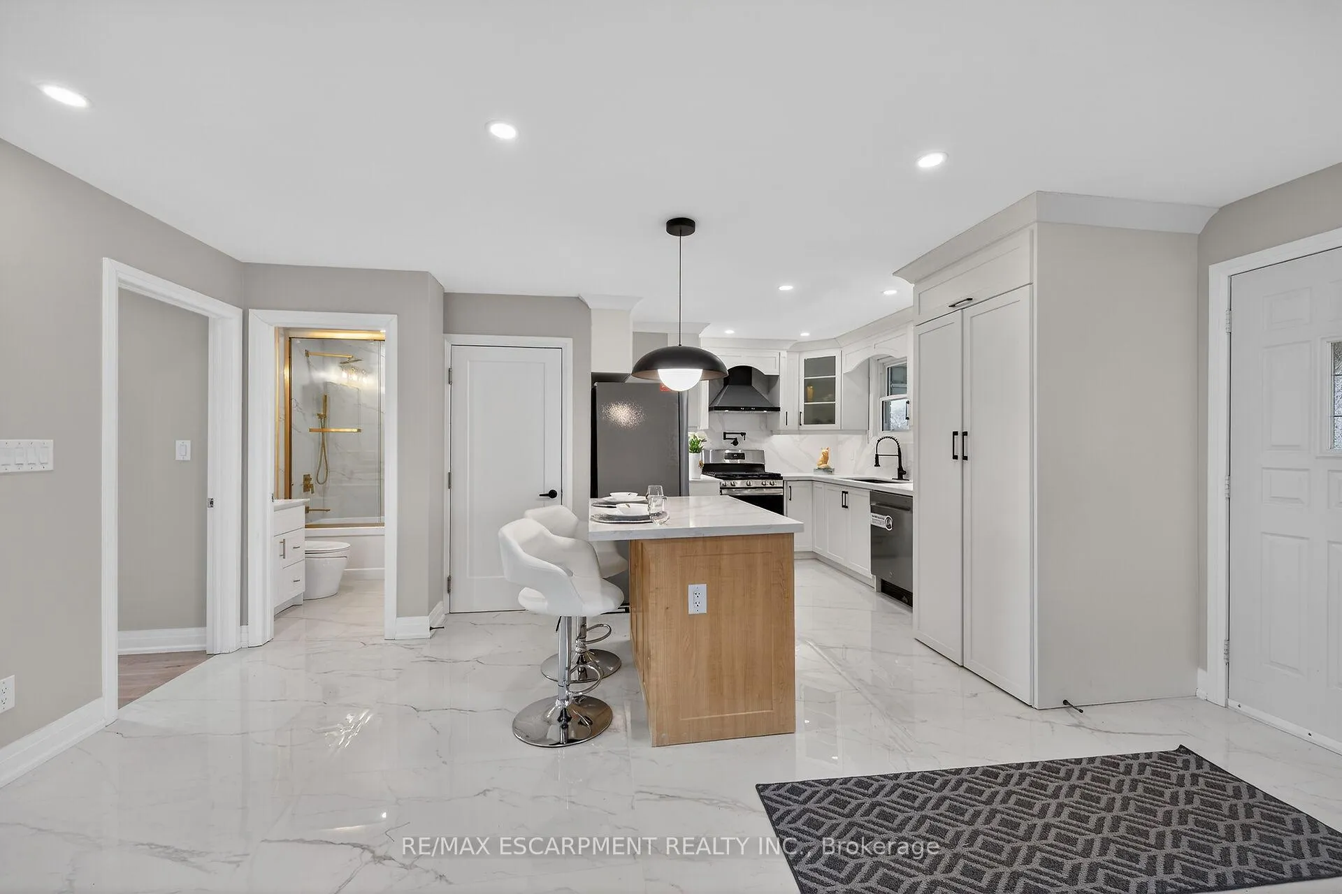 Photo 24 of 84 Blanmora Drive, Hamilton, Stoney Creek — HOMEH