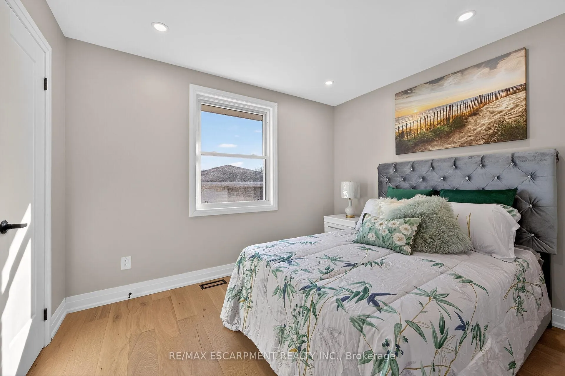 Photo 42 of 84 Blanmora Drive, Hamilton, Stoney Creek — HOMEH