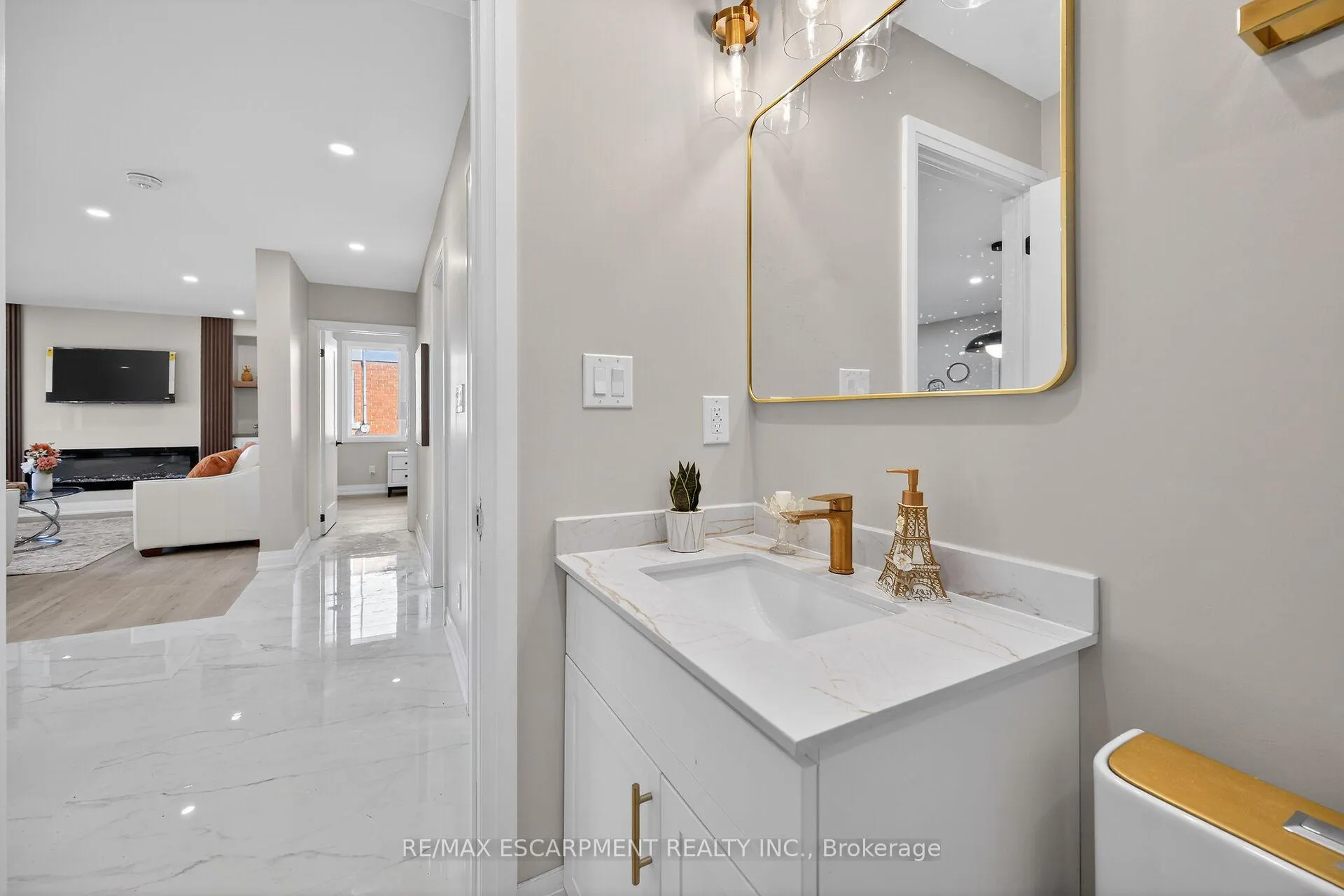 Photo 48 of 84 Blanmora Drive, Hamilton, Stoney Creek — HOMEH