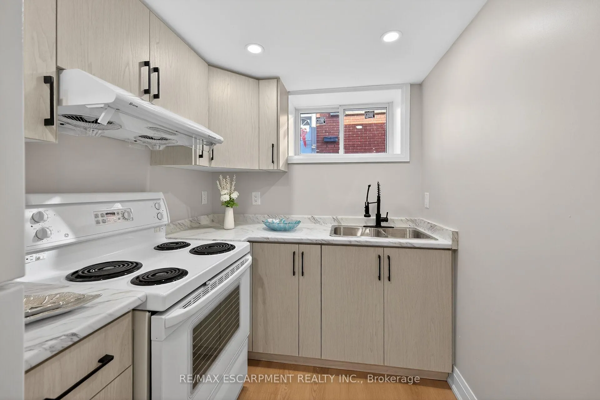 Photo 61 of 84 Blanmora Drive, Hamilton, Stoney Creek — HOMEH