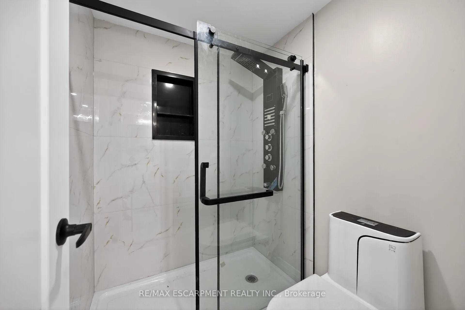 Photo 72 of 84 Blanmora Drive, Hamilton, Stoney Creek — HOMEH
