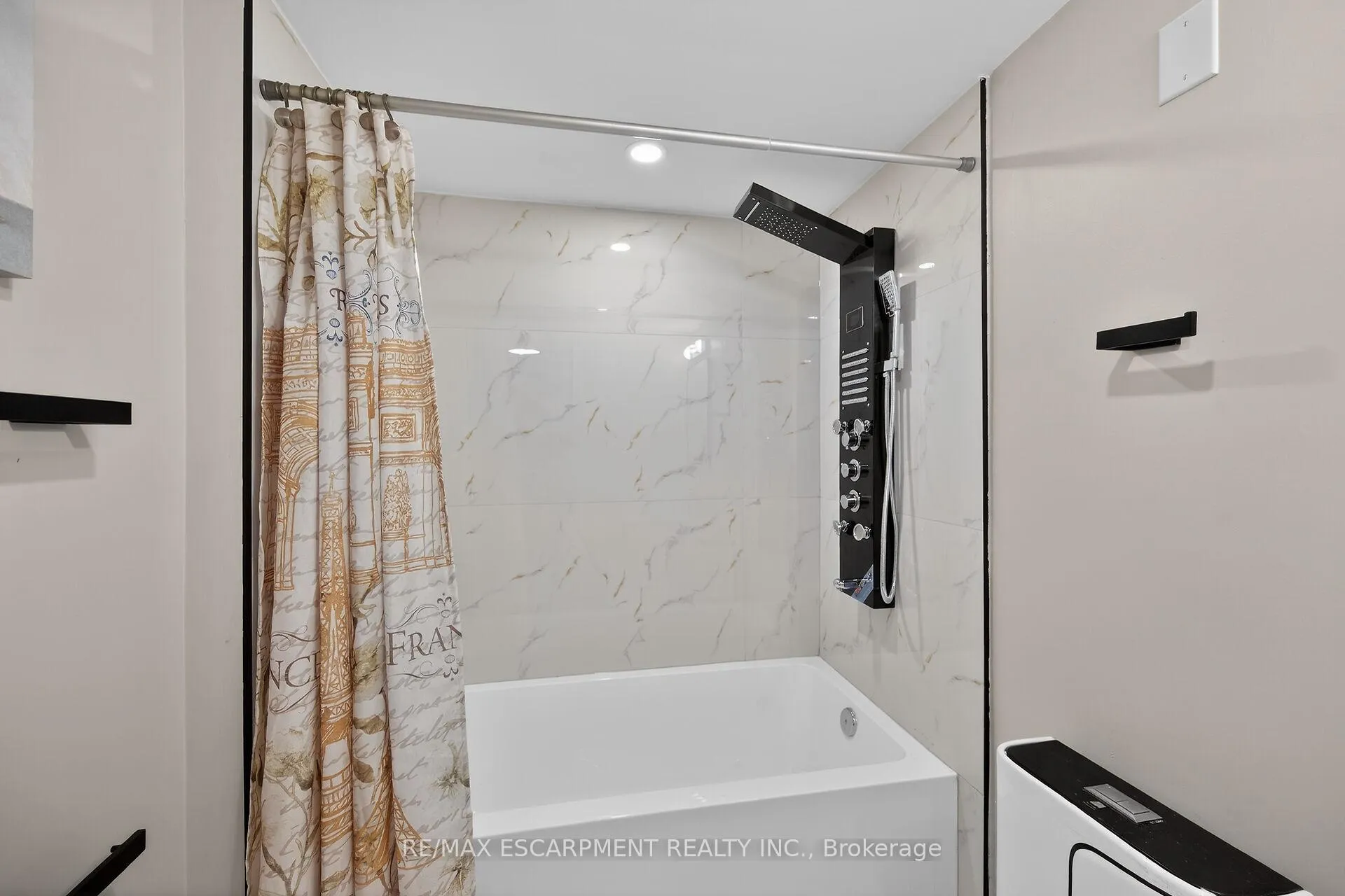 Photo 83 of 84 Blanmora Drive, Hamilton, Stoney Creek — HOMEH