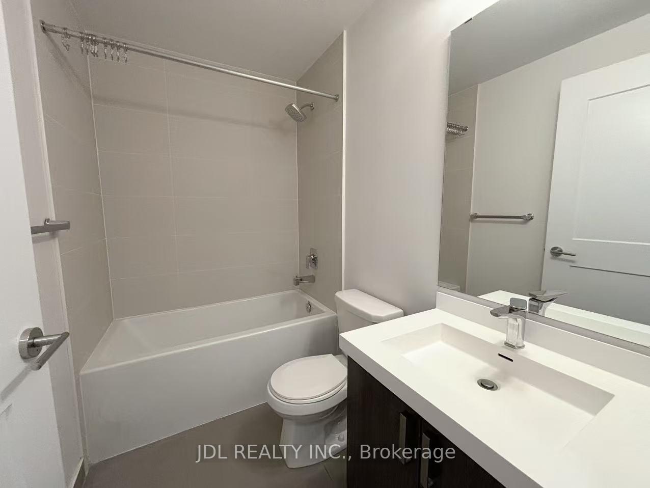 Photo 9 of Unit Ph10, 7895 Jane Street, Vaughan, Concord — HOMEH