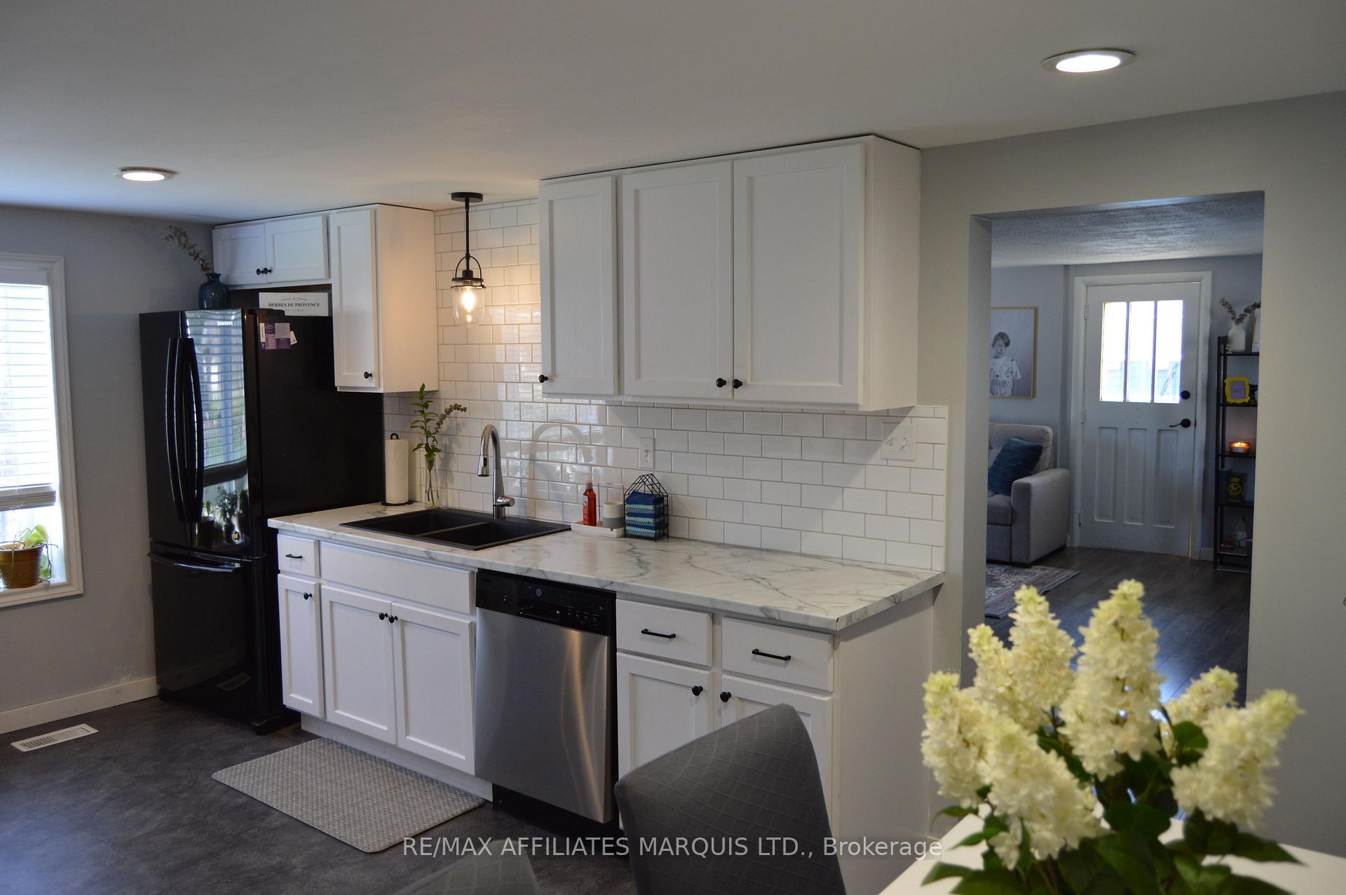Photo 3 of 27 Monroe Avenue, Cornwall — HOMEH