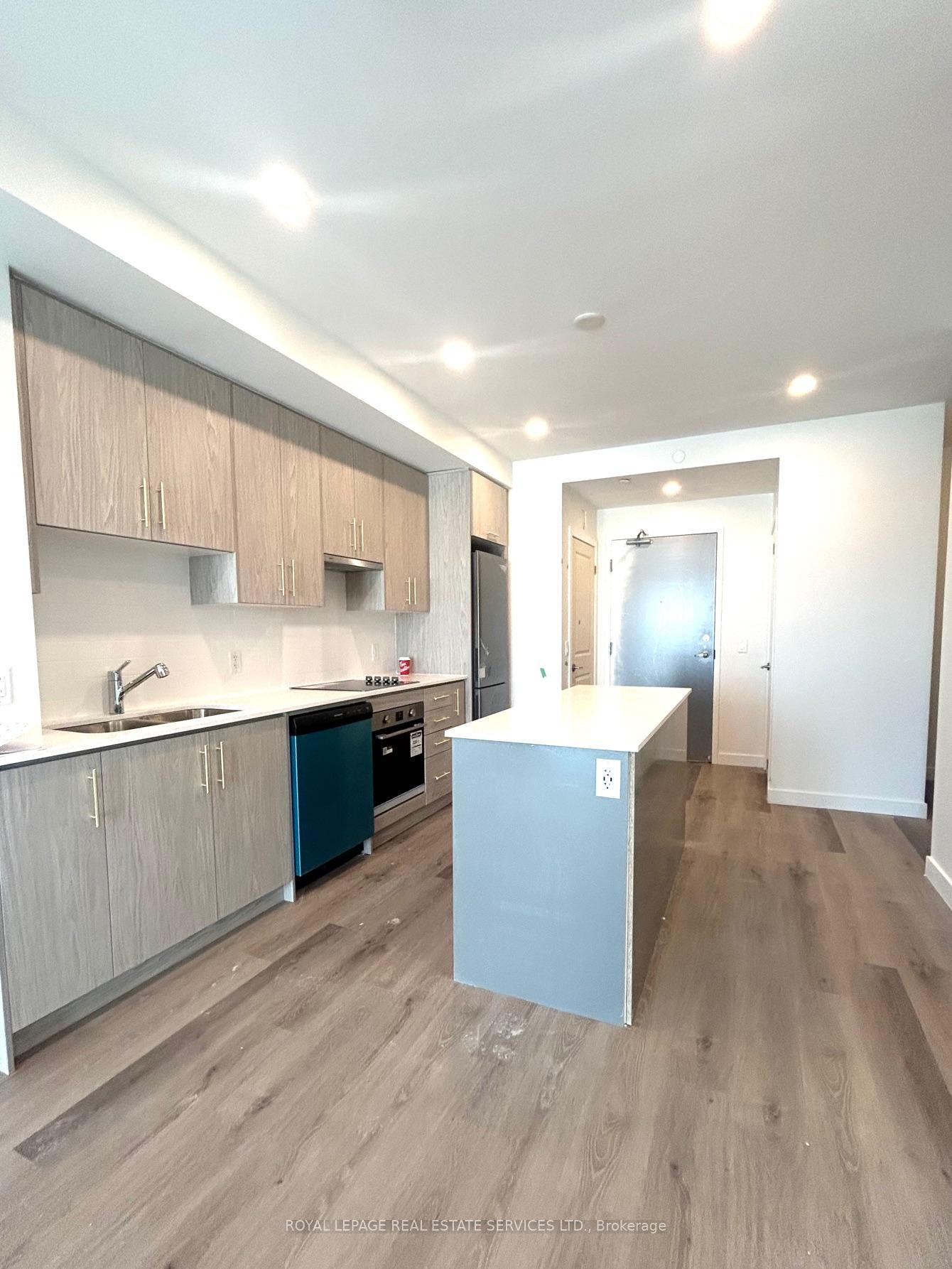 Photo 4 of Unit 903, 461 Green Road, Hamilton, Lakeshore — HOMEH