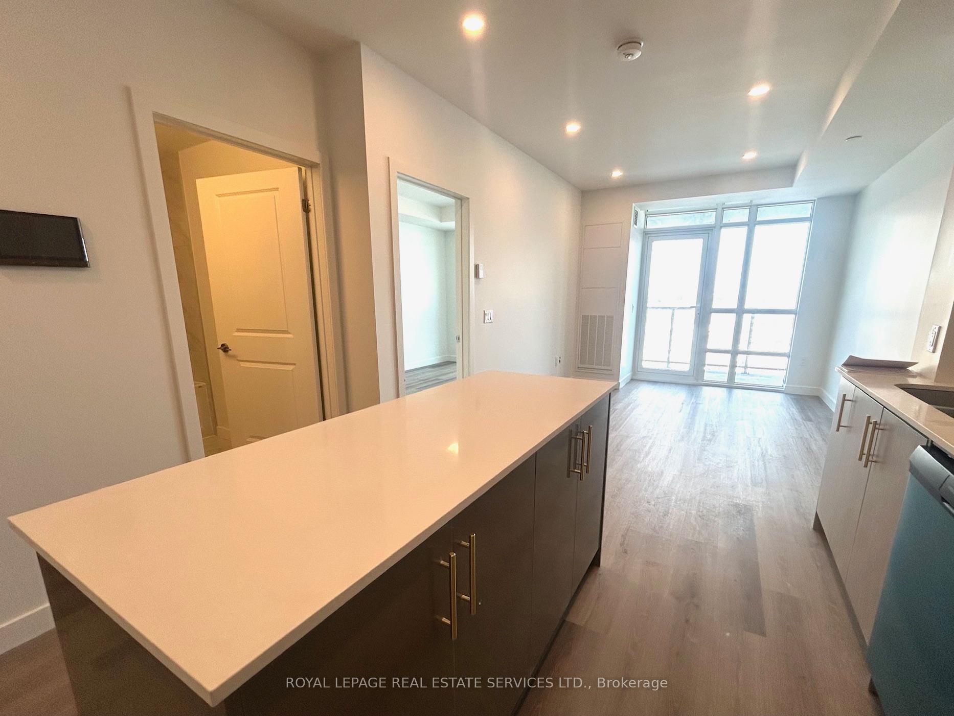 Photo 6 of Unit 903, 461 Green Road, Hamilton, Lakeshore — HOMEH