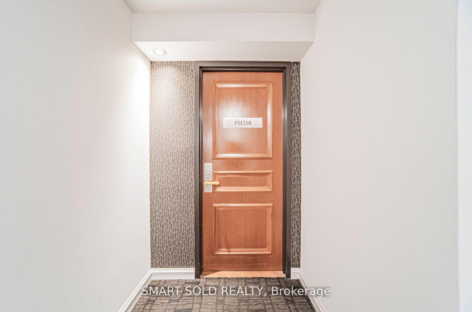 Photo 2 of Unit PH210, 256 Doris Avenue, North York, Willowdale East — HOMEH