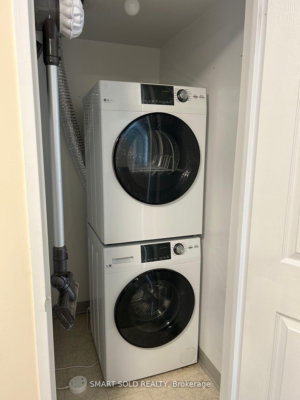 Photo 16 of Unit PH210, 256 Doris Avenue, North York, Willowdale East — HOMEH