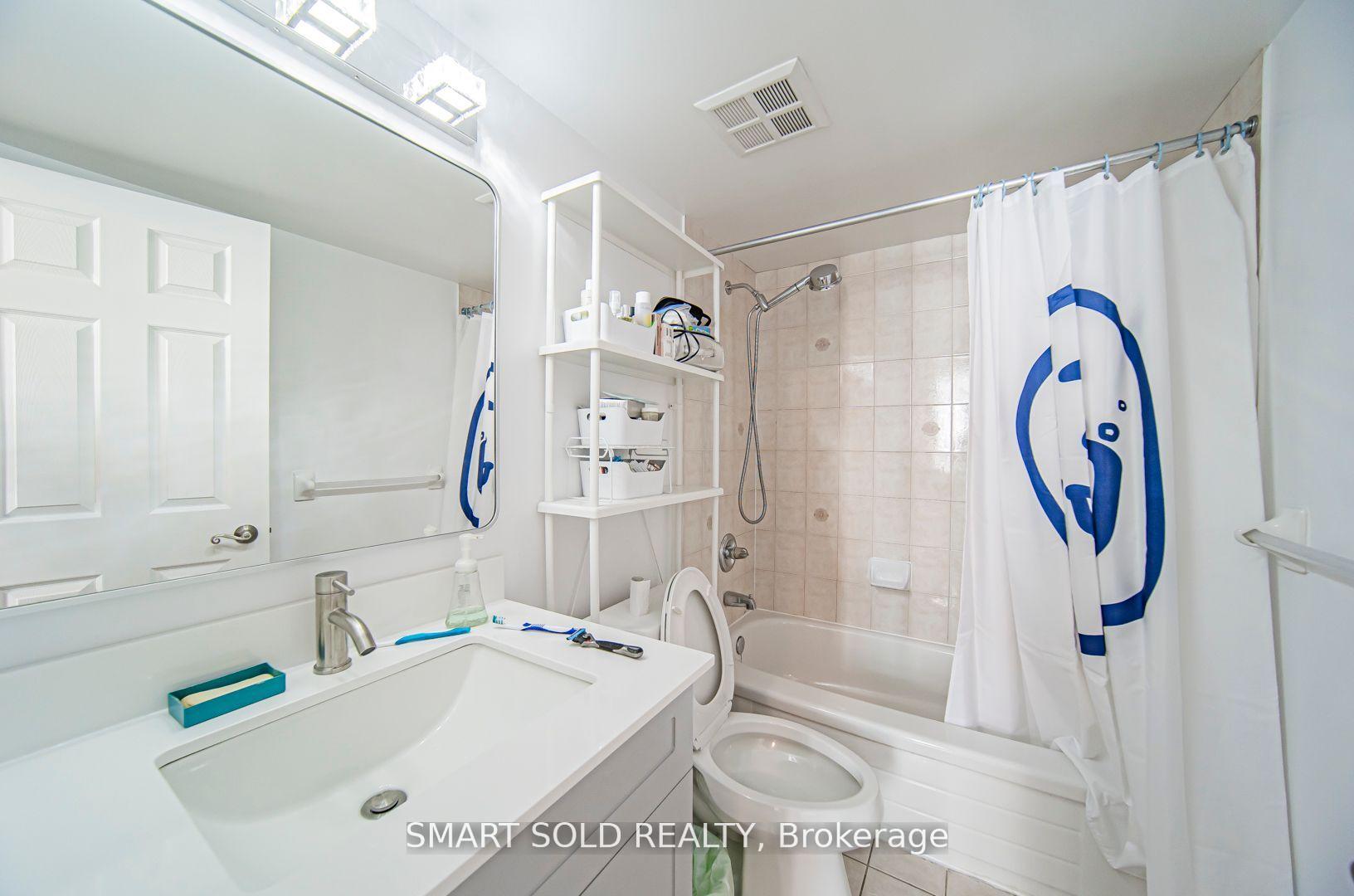 Photo 26 of Unit PH210, 256 Doris Avenue, North York, Willowdale East — HOMEH