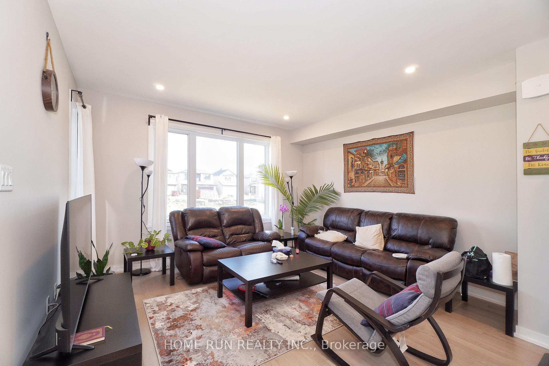 Photo 3 of 1007 Acoustic Way, Ottawa, Riverside South/Gloucester Glen — HOMEH