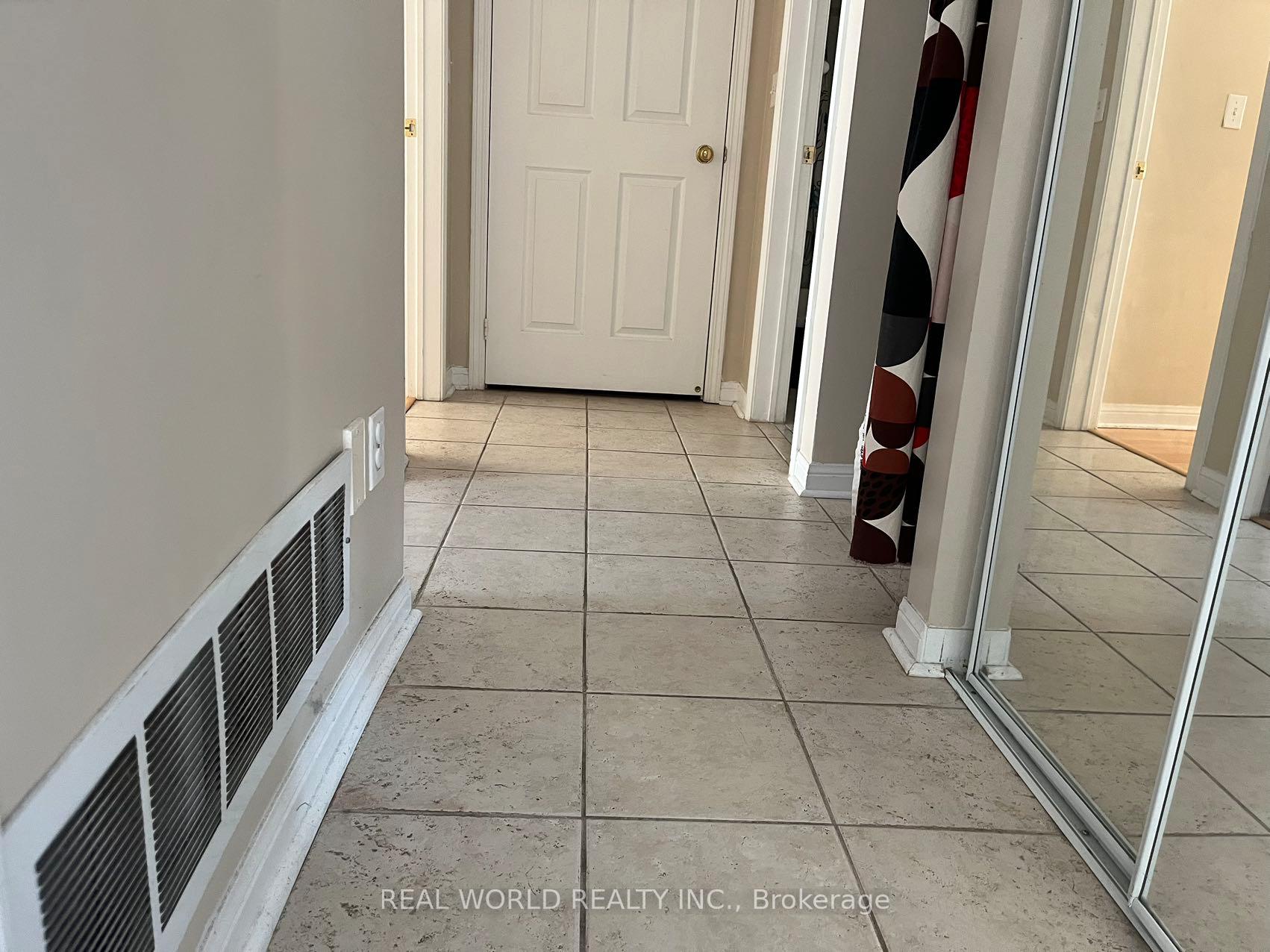 Photo 10 of Unit 13, 8 Cox Boulevard, Markham, Unionville — HOMEH