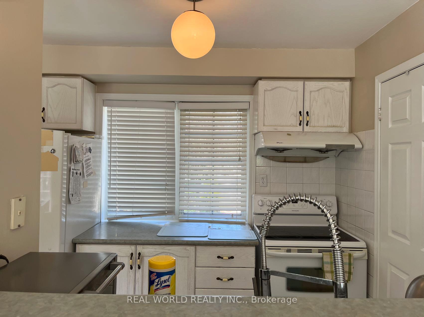 Photo 12 of Unit 13, 8 Cox Boulevard, Markham, Unionville — HOMEH