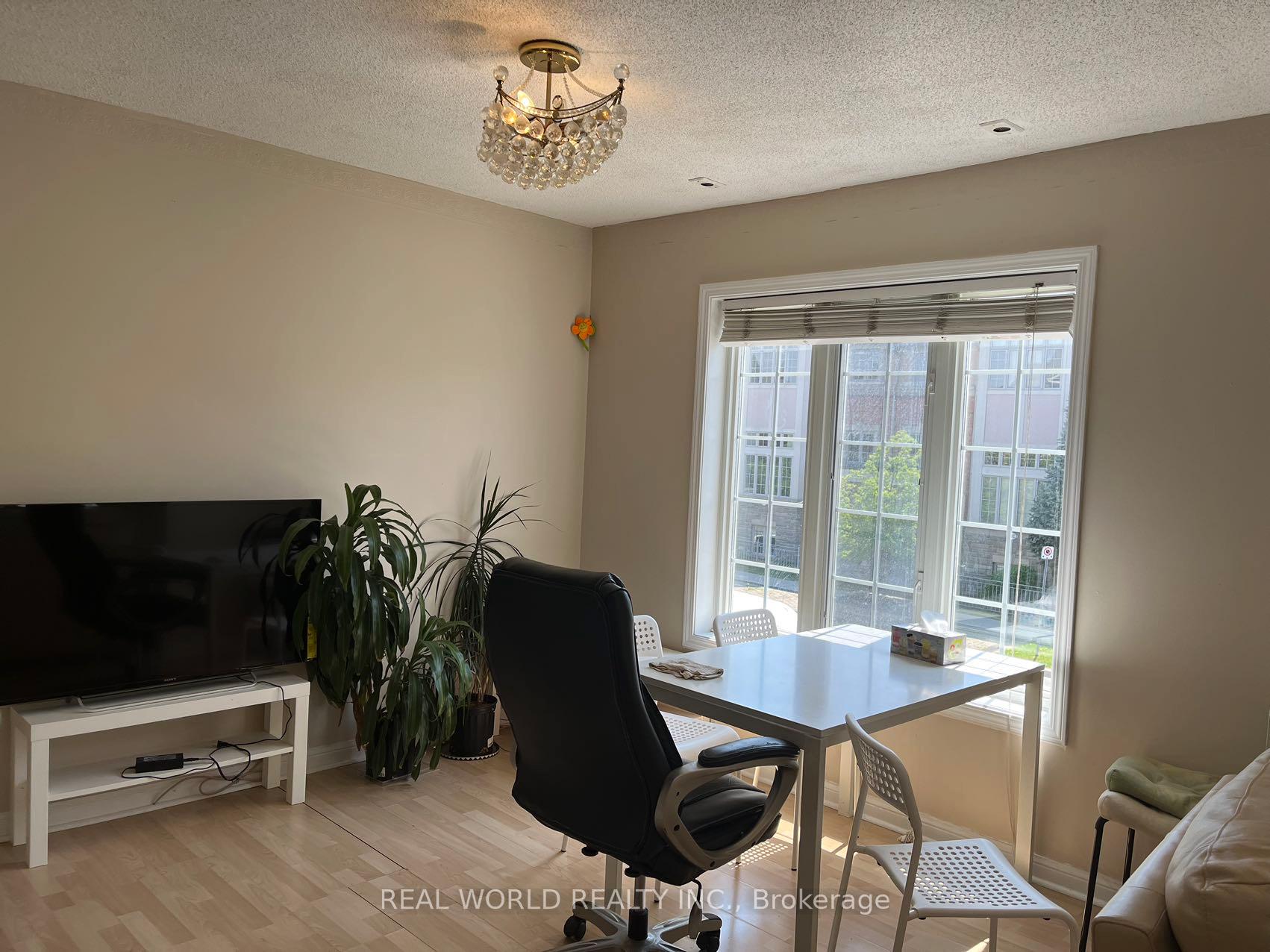 Photo 6 of Unit 13, 8 Cox Boulevard, Markham, Unionville — HOMEH