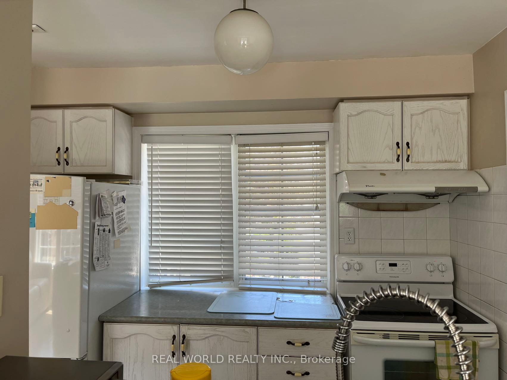 Photo 11 of Unit 13, 8 Cox Boulevard, Markham, Unionville — HOMEH