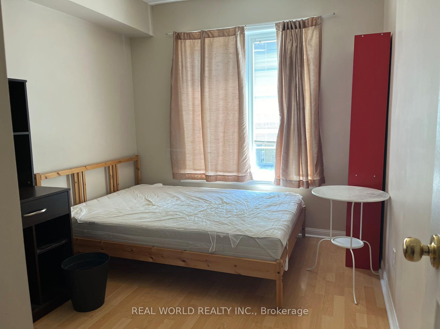 Photo 14 of Unit 13, 8 Cox Boulevard, Markham, Unionville — HOMEH