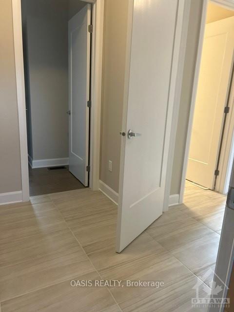 Photo 2 of 828 Snowdrop Crescent, Ottawa, Blossom Park/Kemp Park/Findlay Creek — HOMEH