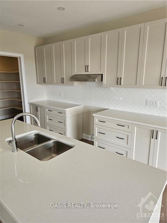 Photo 3 of 828 Snowdrop Crescent, Ottawa, Blossom Park/Kemp Park/Findlay Creek — HOMEH