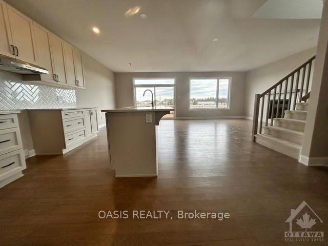 Photo 5 of 828 Snowdrop Crescent, Ottawa, Blossom Park/Kemp Park/Findlay Creek — HOMEH