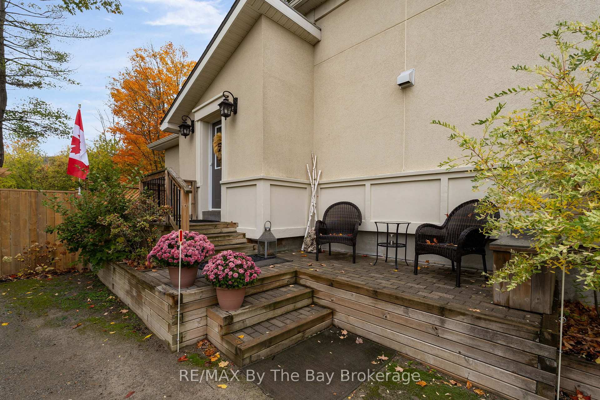 Photo 2 of 206 Centennial Drive, Midland — HOMEH