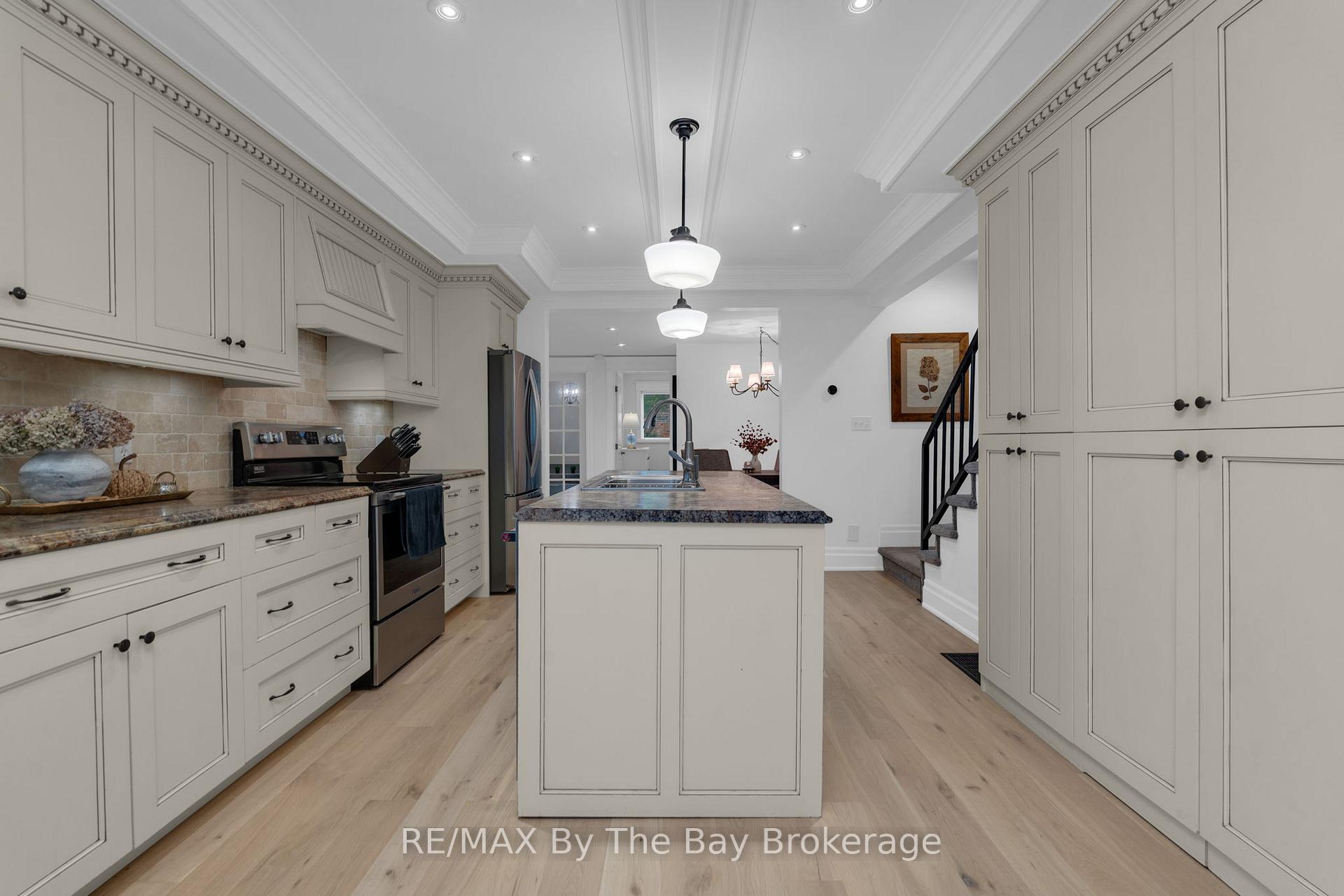 Photo 20 of 206 Centennial Drive, Midland — HOMEH