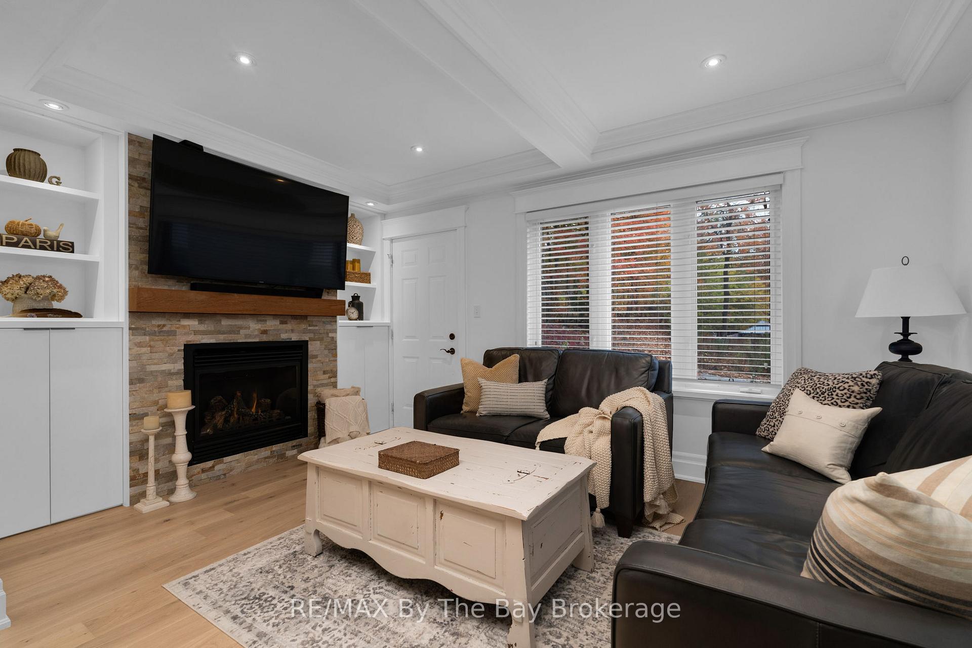 Photo 6 of 206 Centennial Drive, Midland — HOMEH