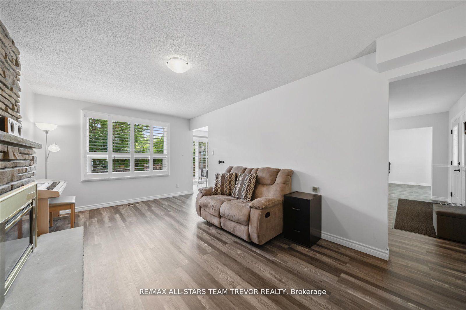 Photo 17 of 23 Panama Court, Georgina, Keswick South — HOMEH