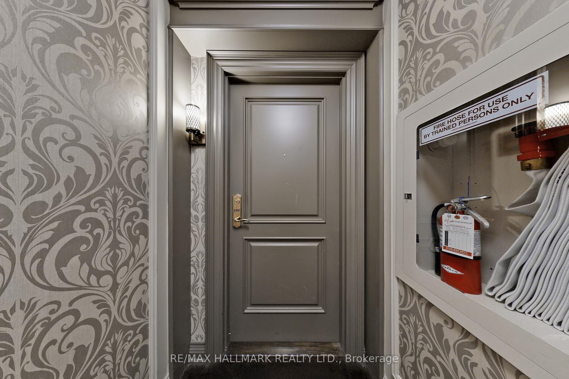 Photo 4 of Unit 1705, 9255 Jane Street, Vaughan, Maple — HOMEH