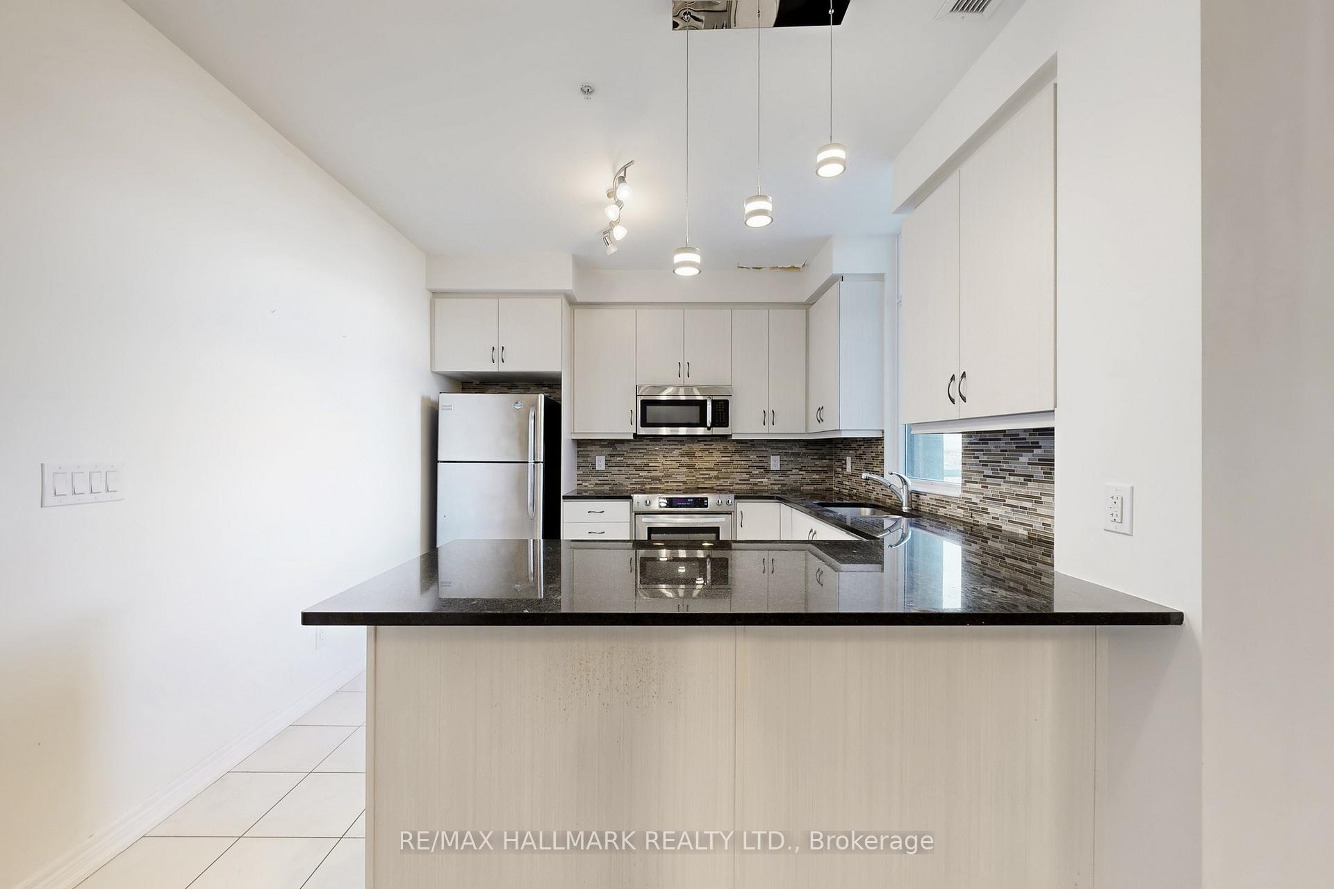 Photo 6 of Unit 1705, 9255 Jane Street, Vaughan, Maple — HOMEH