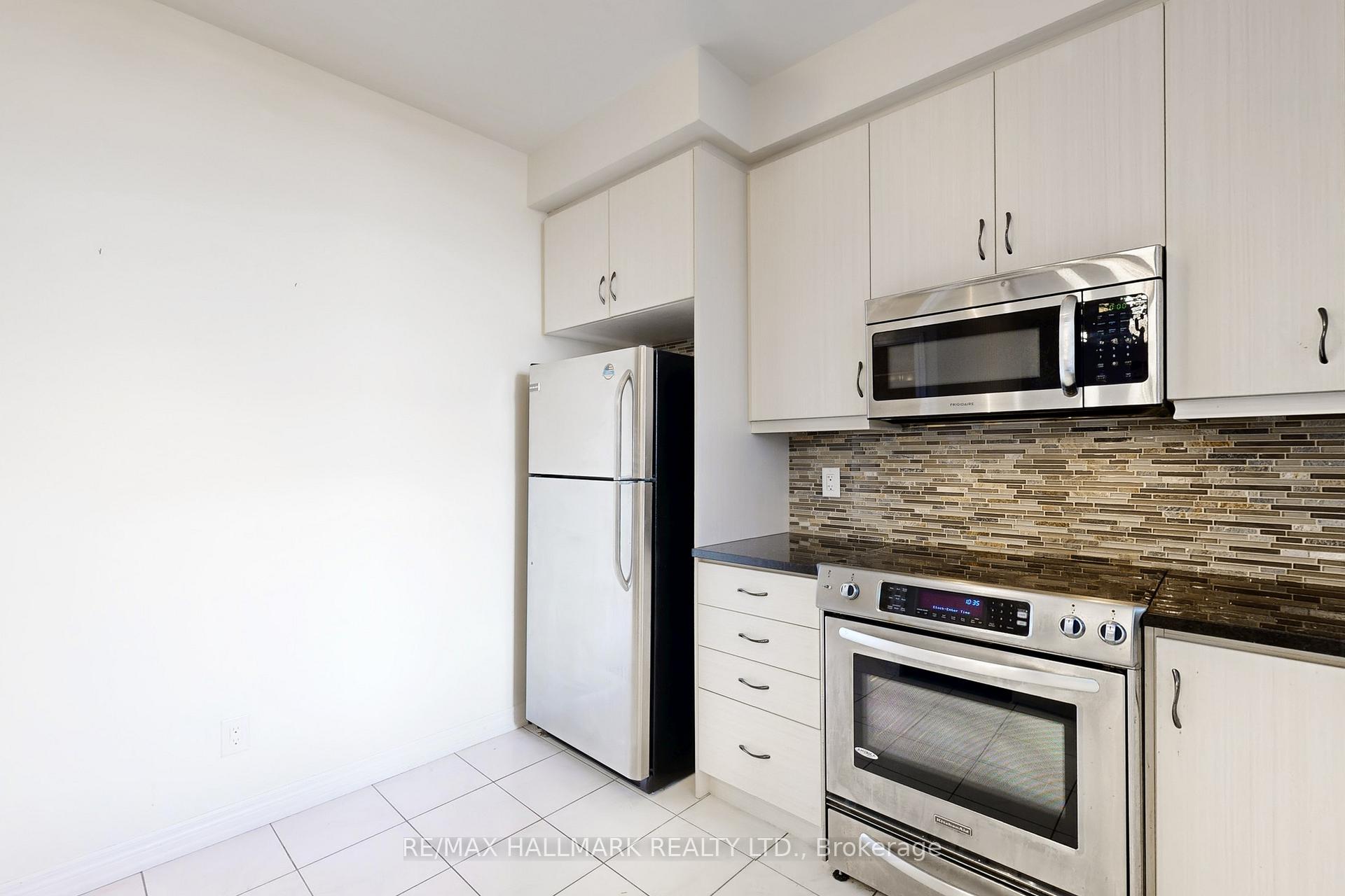 Photo 7 of Unit 1705, 9255 Jane Street, Vaughan, Maple — HOMEH