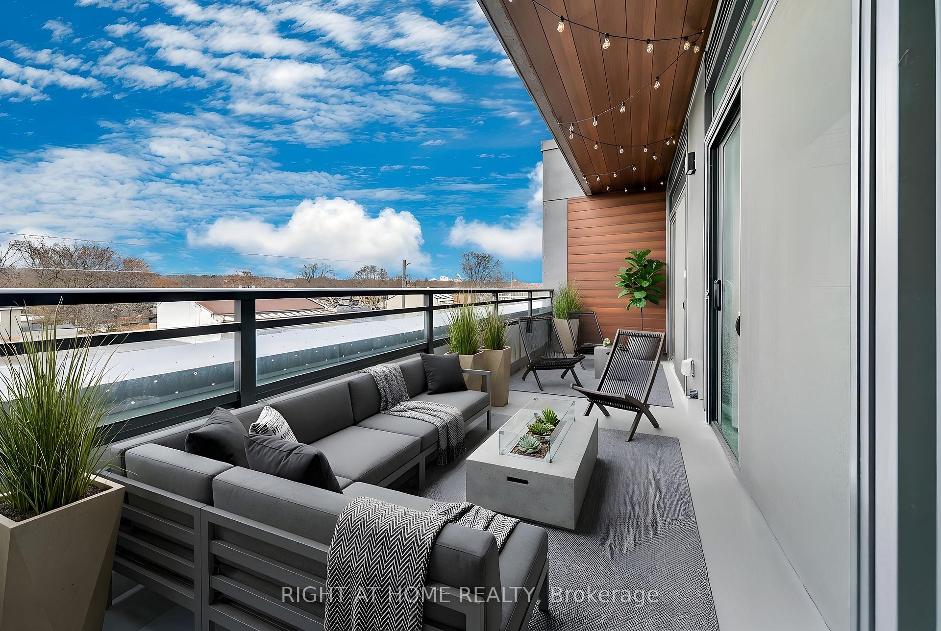 Photo 14 of Unit 403, 1285 Queen Street E, Toronto, Greenwood-Coxwell — HOMEH