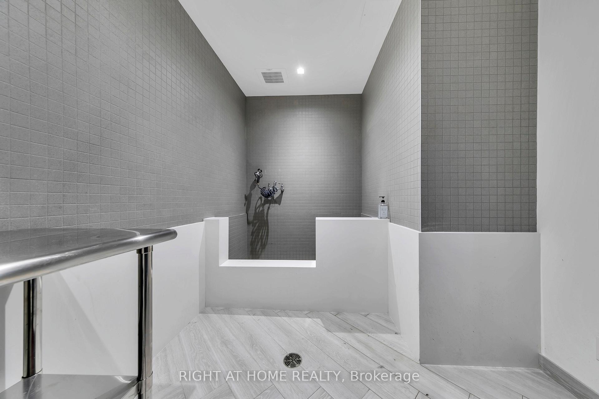 Photo 22 of Unit 403, 1285 Queen Street E, Toronto, Greenwood-Coxwell — HOMEH