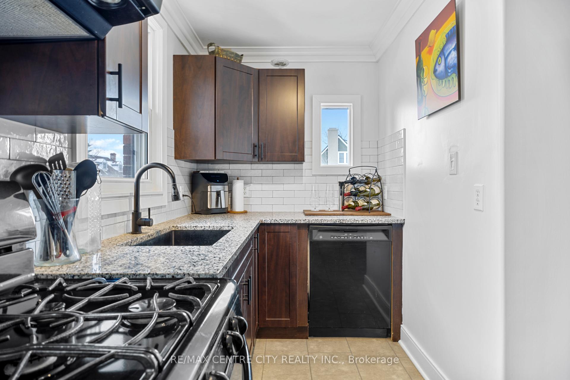 Photo 12 of 32 Third Avenue, St. Thomas — HOMEH