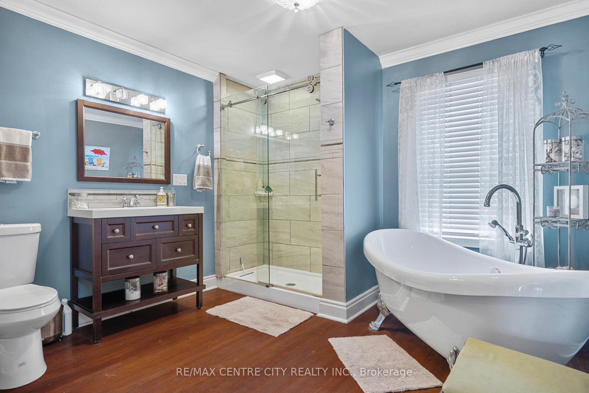 Photo 8 of 32 Third Avenue, St. Thomas — HOMEH