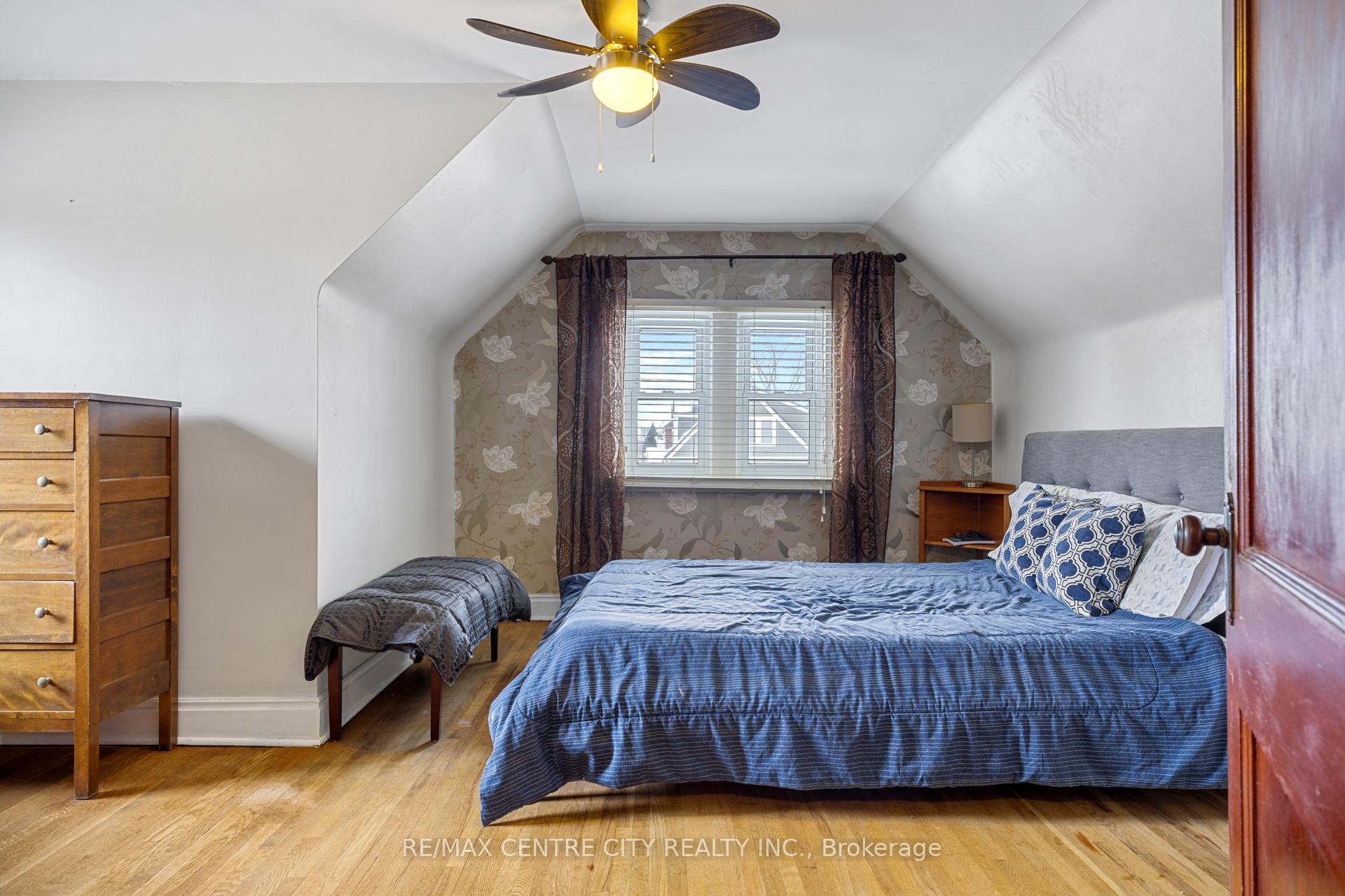 Photo 10 of 32 Third Avenue, St. Thomas — HOMEH