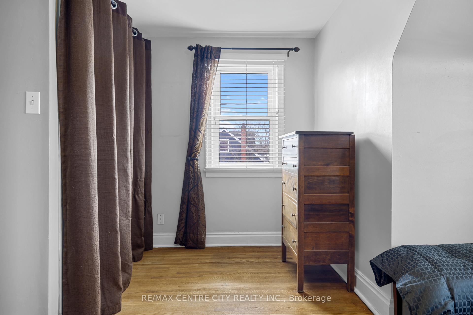 Photo 14 of 32 Third Avenue, St. Thomas — HOMEH
