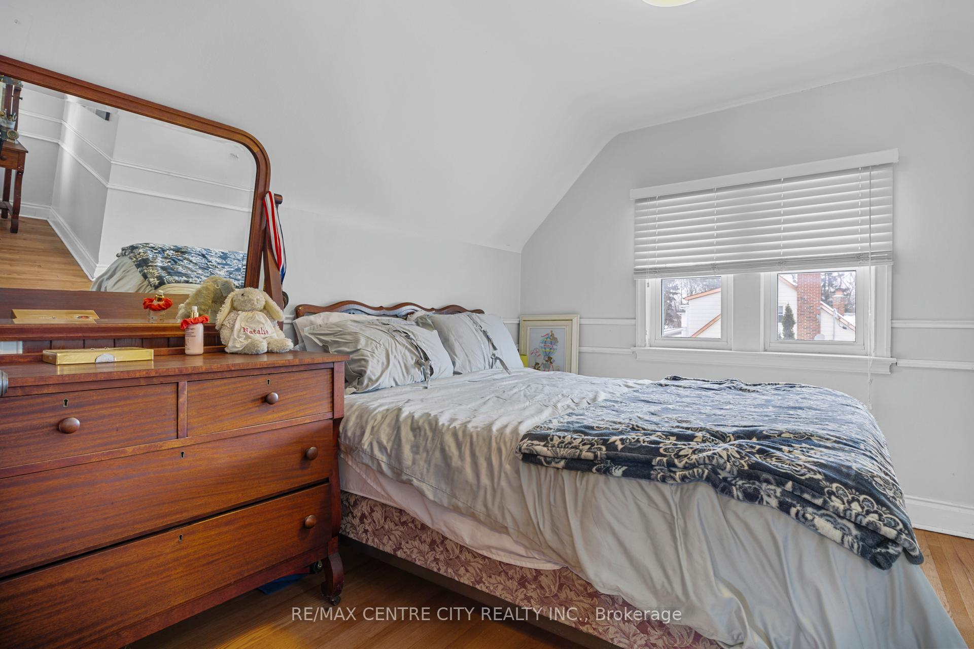 Photo 11 of 32 Third Avenue, St. Thomas — HOMEH