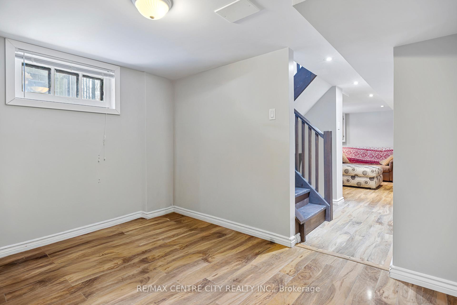 Photo 18 of 32 Third Avenue, St. Thomas — HOMEH
