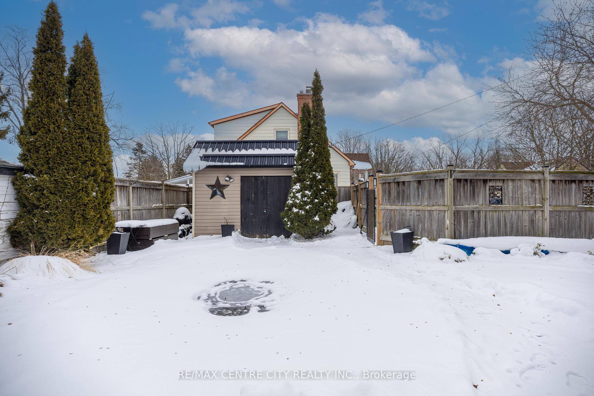 Photo 23 of 32 Third Avenue, St. Thomas — HOMEH