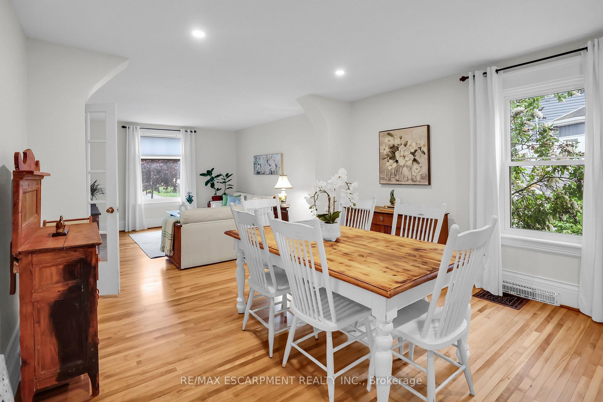 Photo 6 of 2 Kidd Avenue, Grimsby, Grimsby West — HOMEH