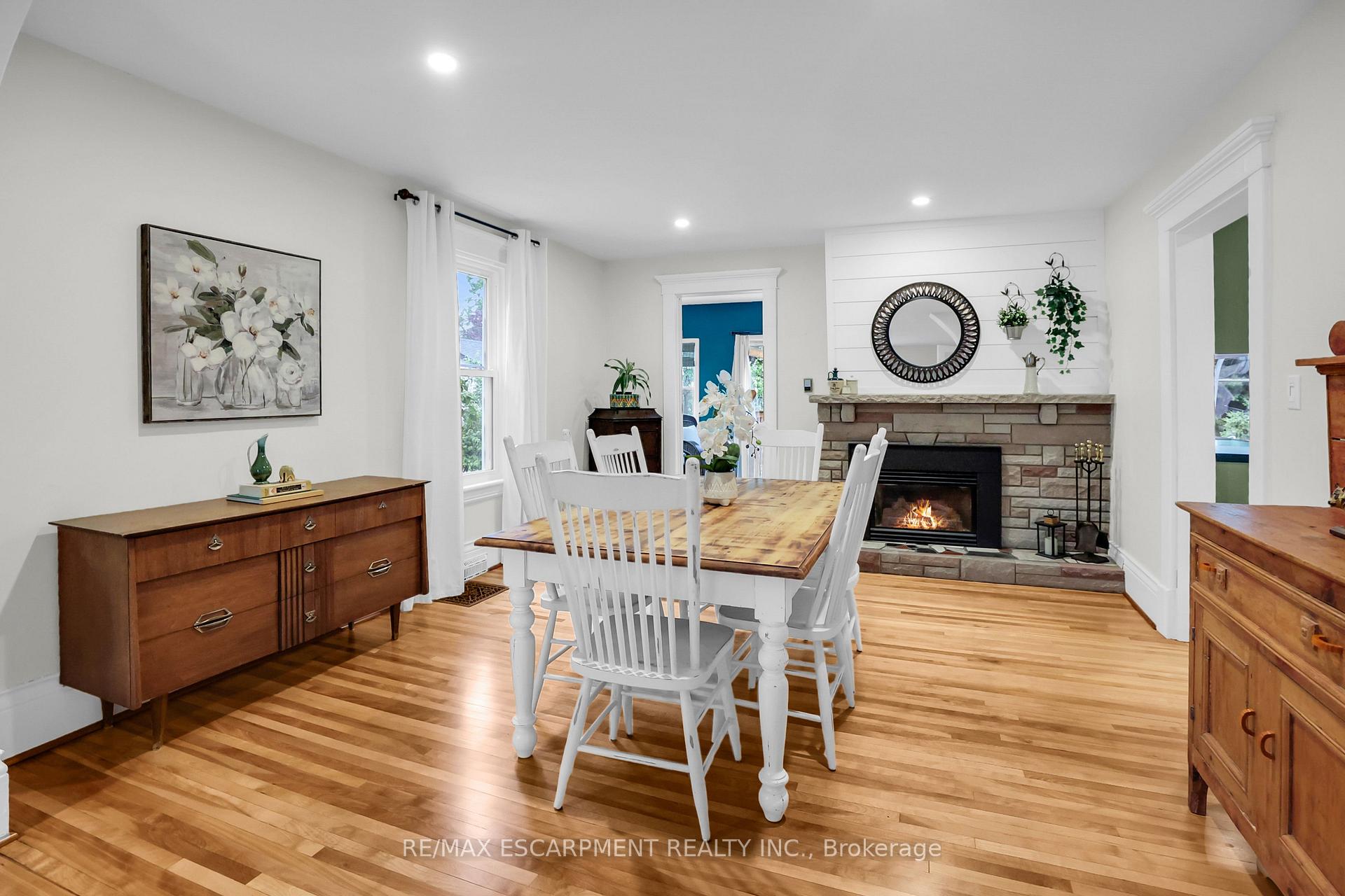 Photo 7 of 2 Kidd Avenue, Grimsby, Grimsby West — HOMEH