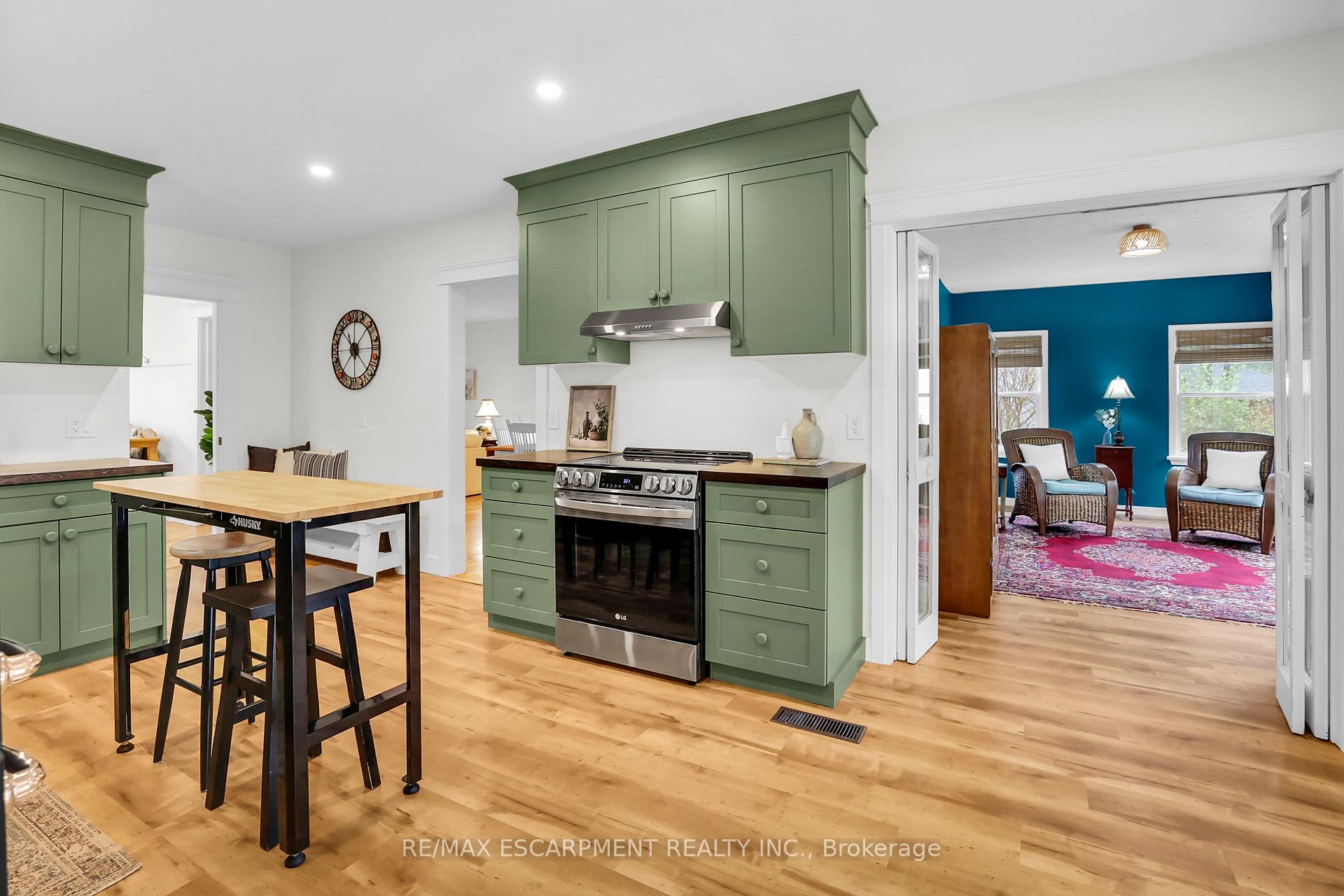 Photo 14 of 2 Kidd Avenue, Grimsby, Grimsby West — HOMEH