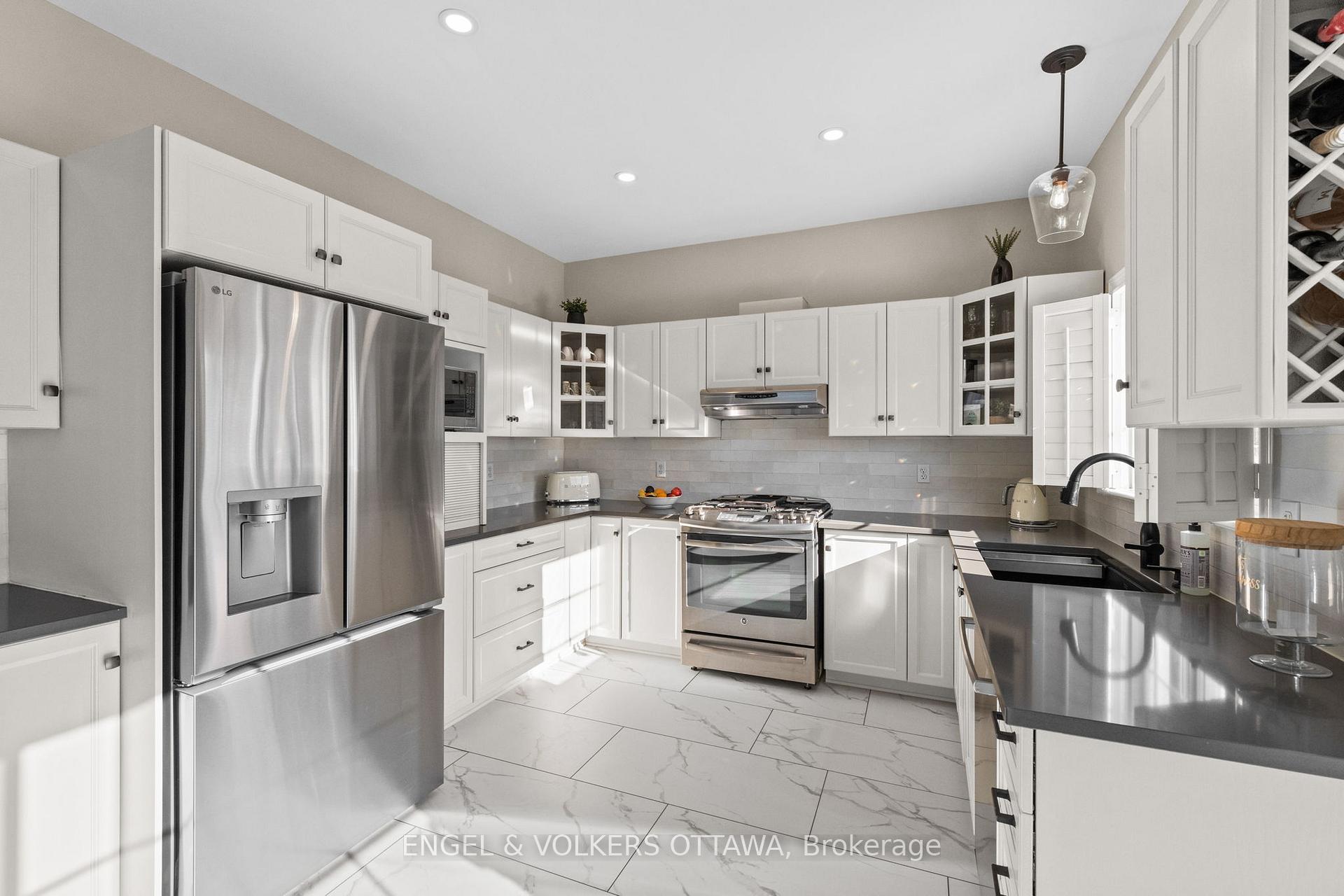 Photo 1 of 406 Keith Crescent, Ottawa, Mer Bleue/Bradley Estates/Anderson Park — HOMEH