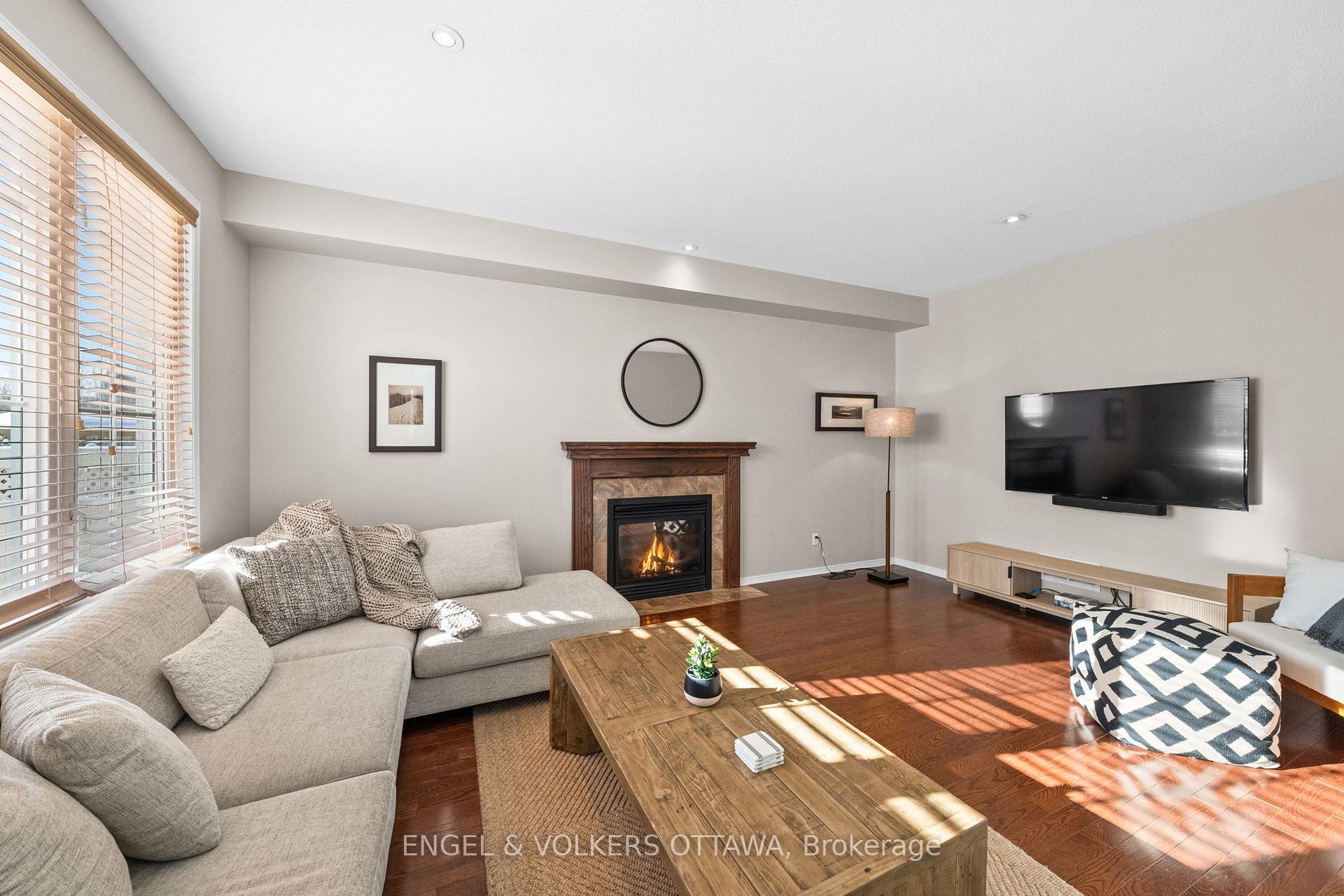 Photo 13 of 406 Keith Crescent, Ottawa, Mer Bleue/Bradley Estates/Anderson Park — HOMEH