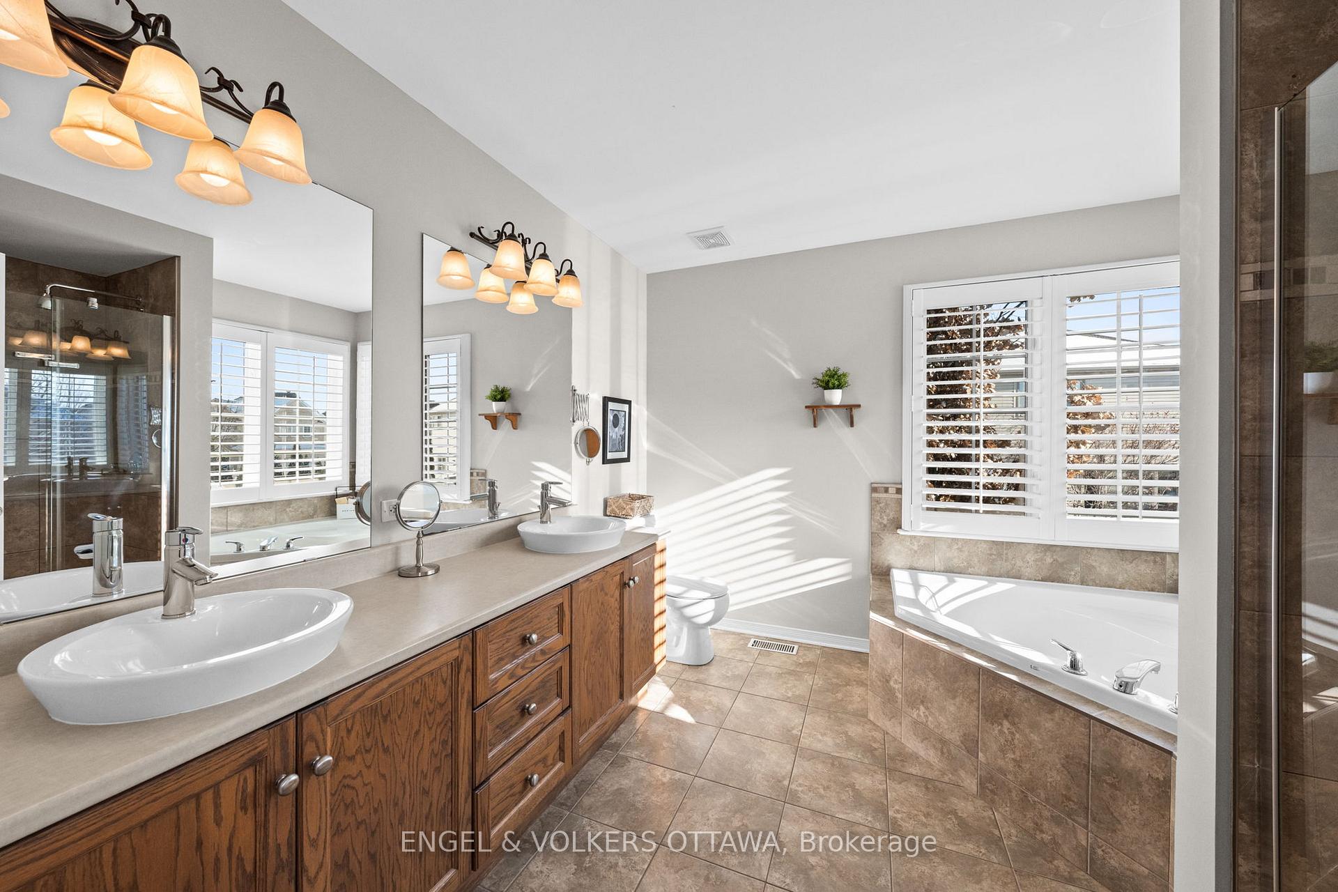 Photo 2 of 406 Keith Crescent, Ottawa, Mer Bleue/Bradley Estates/Anderson Park — HOMEH