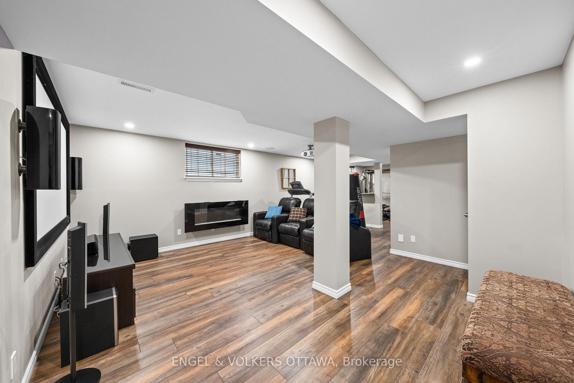 Photo 41 of 406 Keith Crescent, Ottawa, Mer Bleue/Bradley Estates/Anderson Park — HOMEH