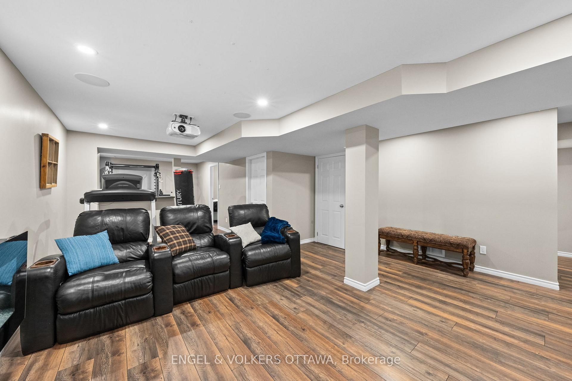 Photo 48 of 406 Keith Crescent, Ottawa, Mer Bleue/Bradley Estates/Anderson Park — HOMEH