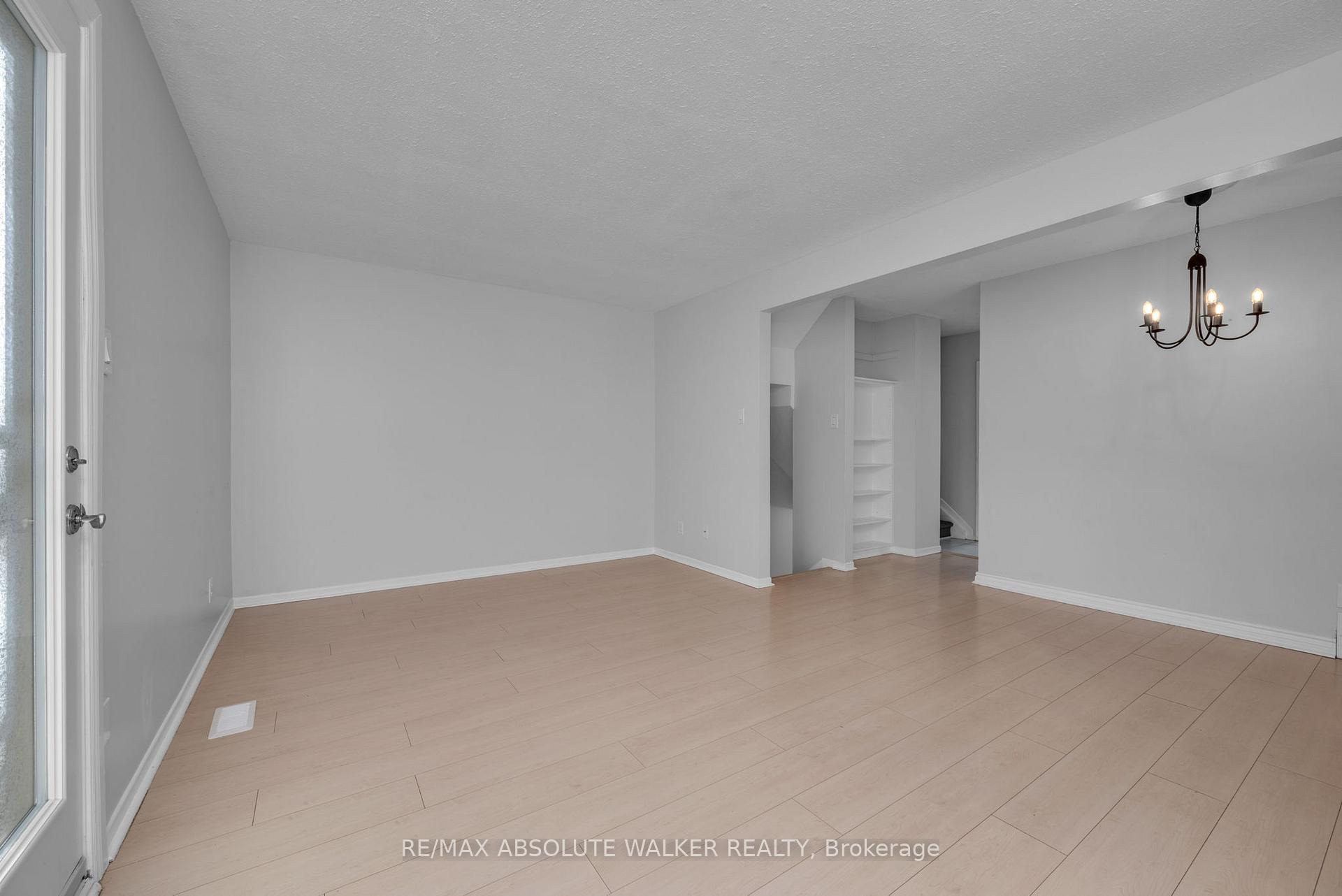 Photo 4 of Unit 102, 23 Mcclintock Way, Ottawa, Kanata - Katimavik — HOMEH