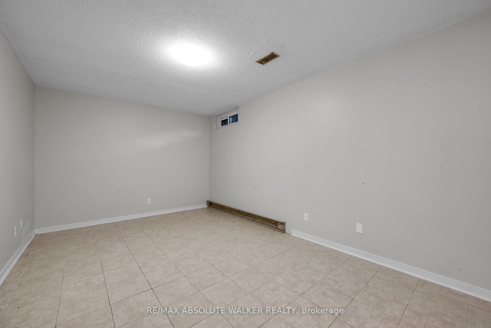 Photo 11 of Unit 102, 23 Mcclintock Way, Ottawa, Kanata - Katimavik — HOMEH